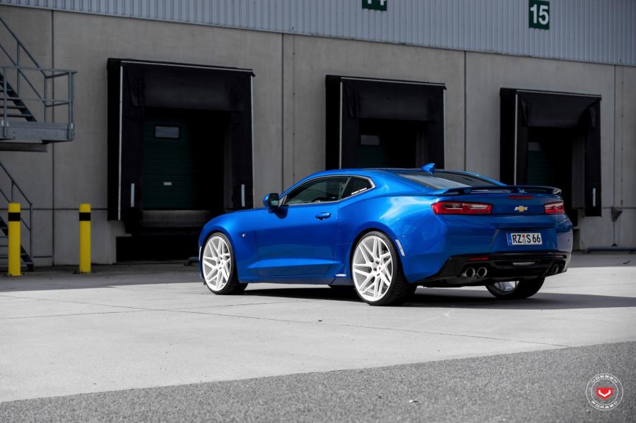  Chevrolet Camaro SS on Vossen Wheels (VPS-315T) 2017 года  (фото 18 из 22)